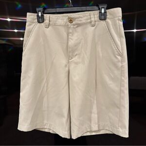 Izod Men's Cream Flat Front Shorts